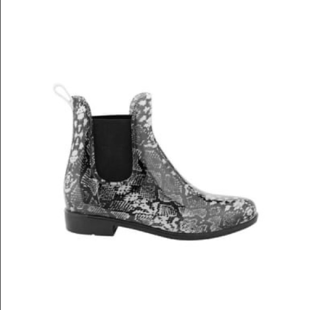 Ankle rain boots